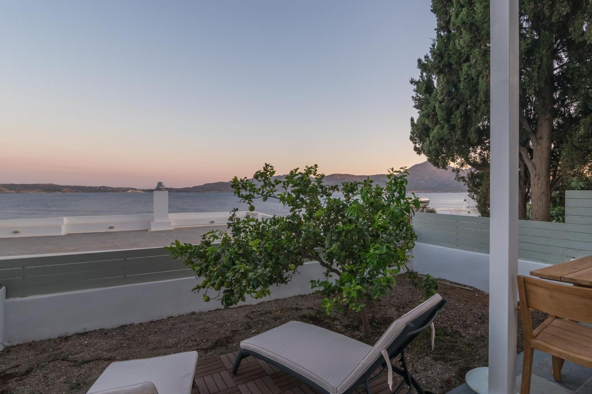 Vitalis Residences - Haven Suites Adamantas  Exterior photo